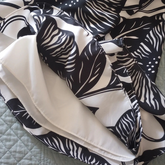 WHBM Black White Tropical Floral Bold Print Long Gown A-Line Strapless Gown Sz 2 - Picture 10 of 16